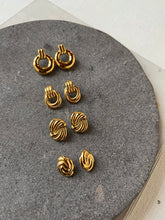Load image into Gallery viewer, Theresa Earrings