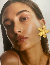 Load image into Gallery viewer, Blossom Earrings