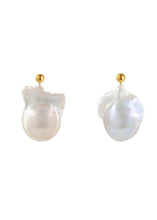 Load image into Gallery viewer, Juliet Earrings
