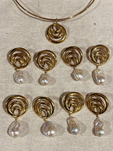 Load image into Gallery viewer, Aurelia Earrings
